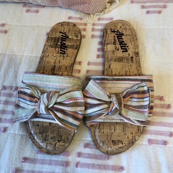 S7 Multicolored Bow Sandals - Picture 2 of 3